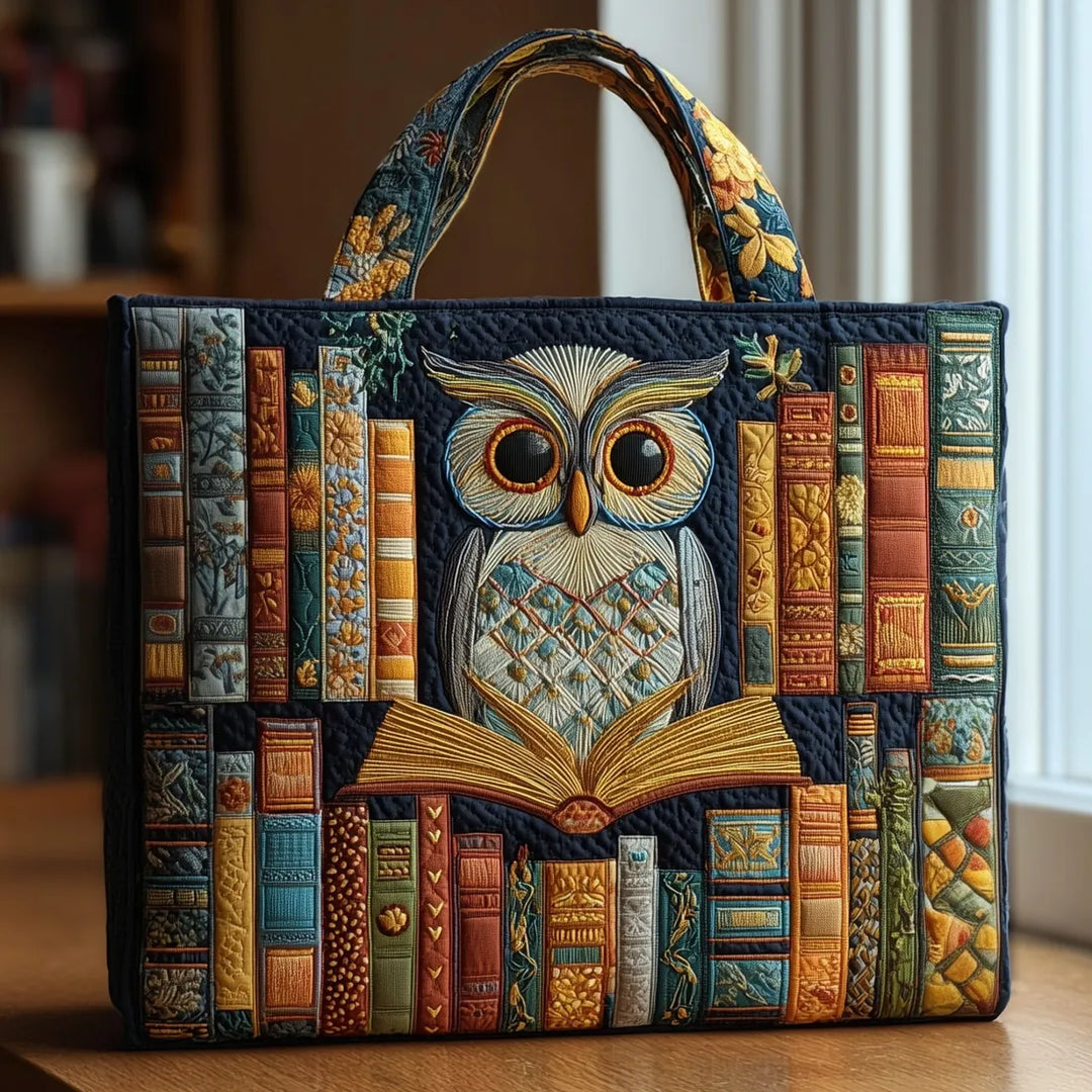 Bolso Artesanal Búho entre Libros Viejos