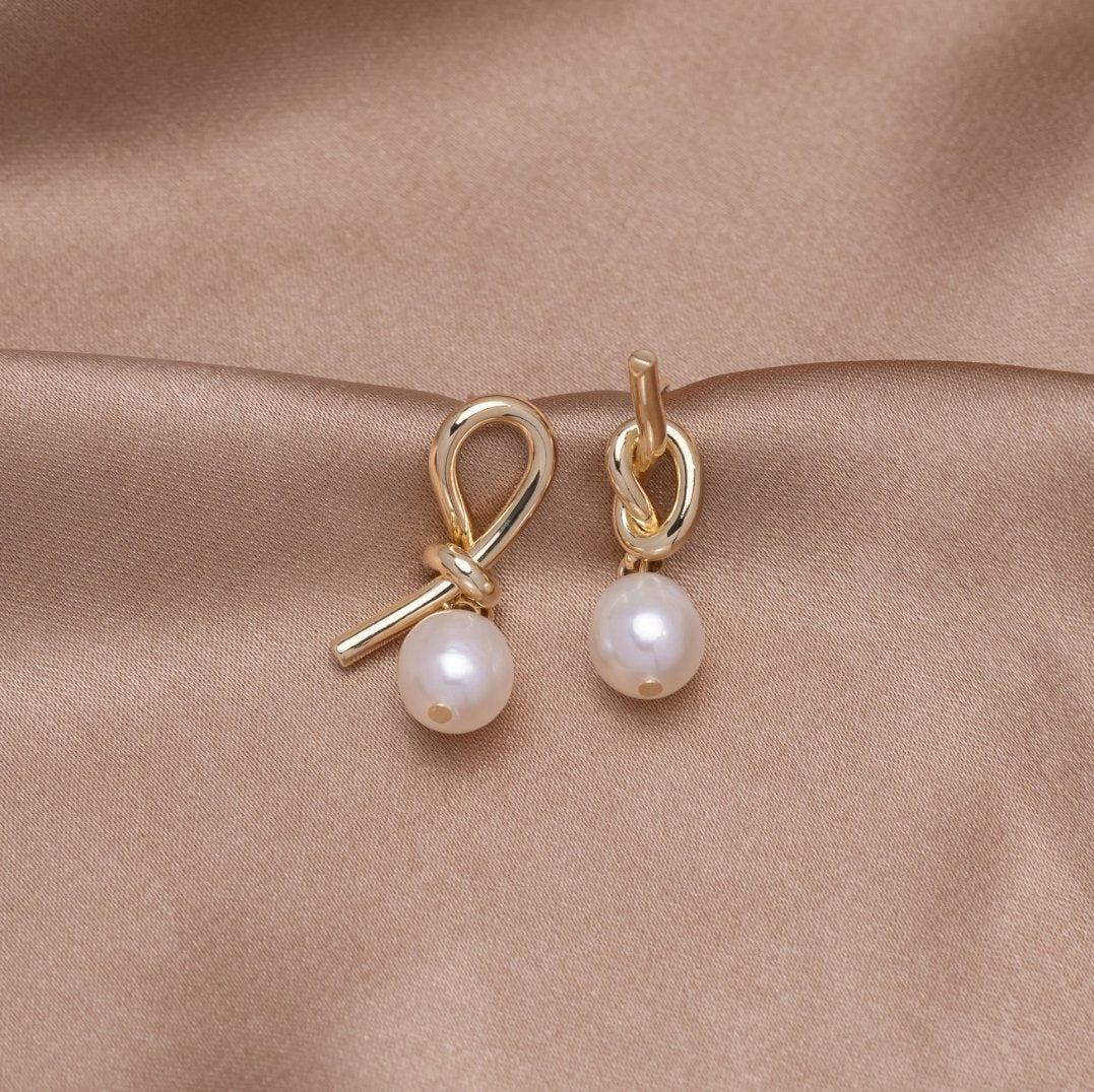 Pendientes color oro Trenzado y Perlas de Agua Dulce