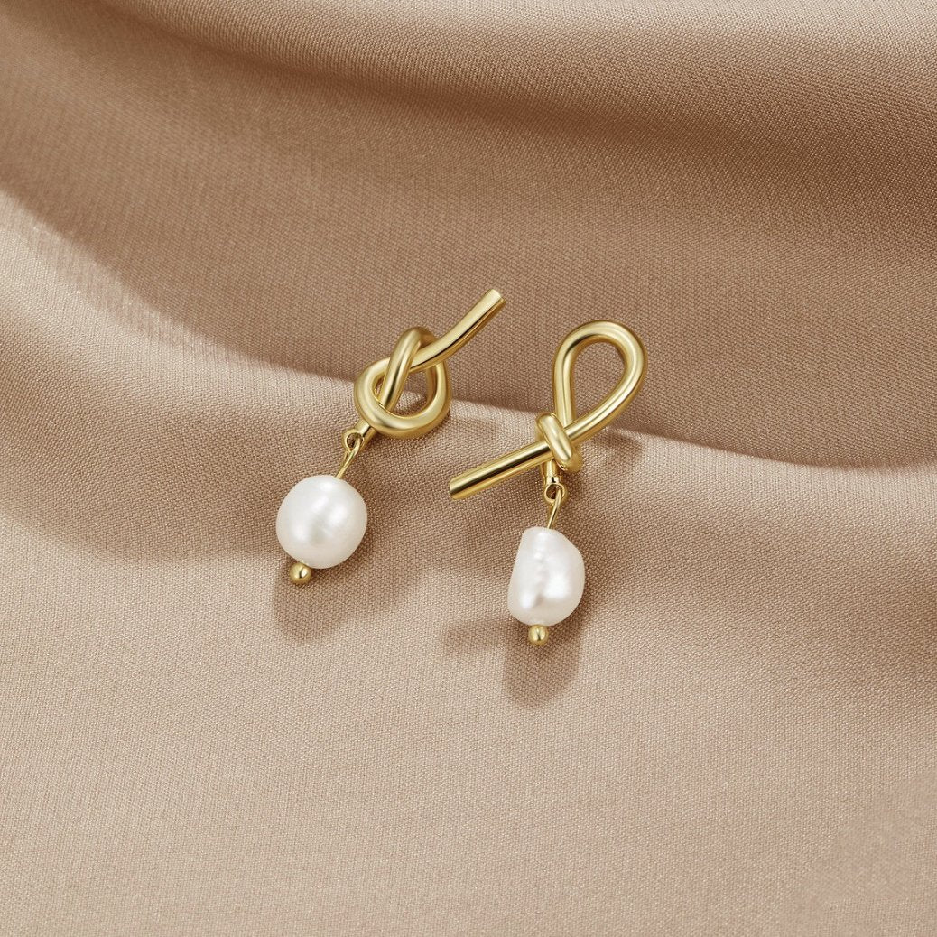 Pendientes color oro Trenzado y Perlas de Agua Dulce