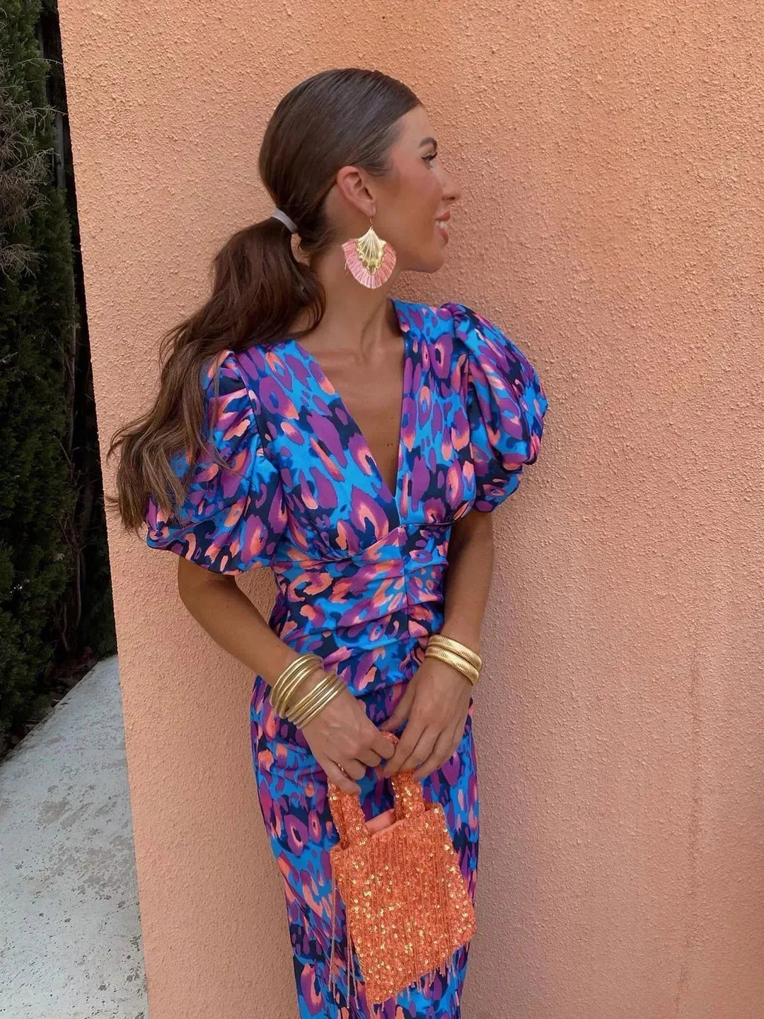 Loren - Vestido Midi Vibrante con Mangas Abullonadas JURKEN VOOR BRUILOFTGASTEN - Navarro Granada
